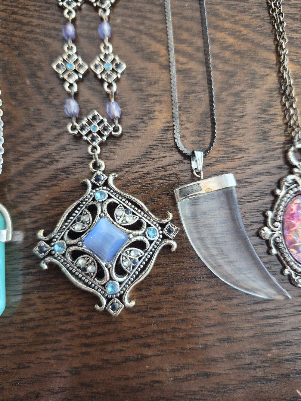 Assorted Necklaces Lot - Picture 4 of 7